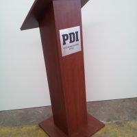 Podium madera enchapado formalita