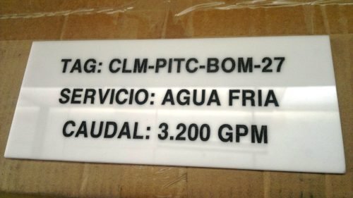 placa acrilico grabado laser rehundido pintado