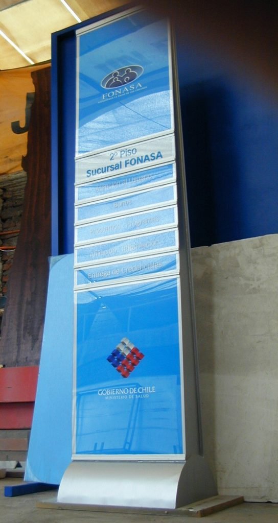 totem una cara base media caña cubierta acrilico