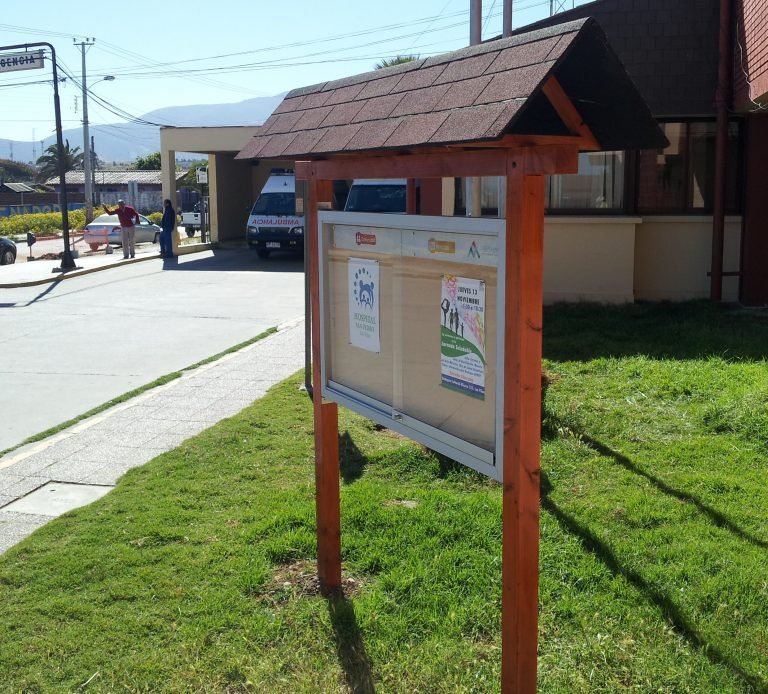 Diario Mural Exterior Techo Asfáltico Pilares Pino Oregon Mural de 80 x130