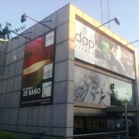 Letreros metálicos, y otros materiales