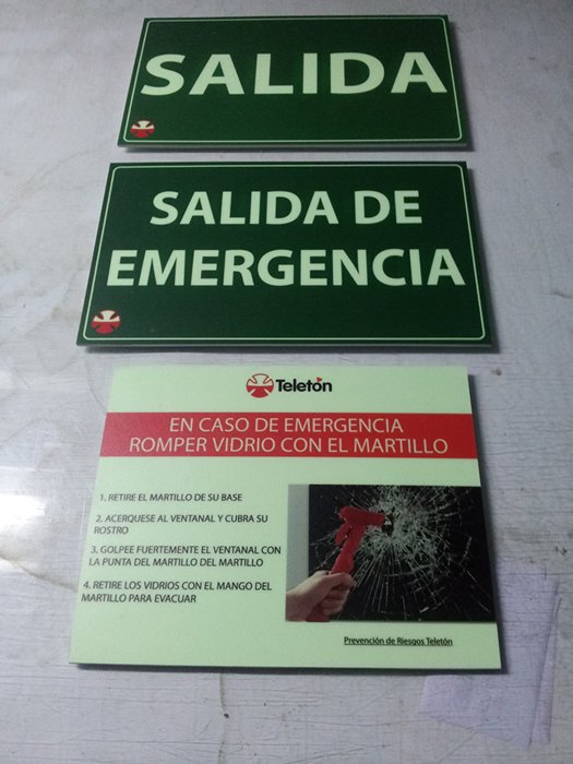 AUTOADHESIVOS ETIQUETAS CALCOMANIAS PUBLICITARIAS